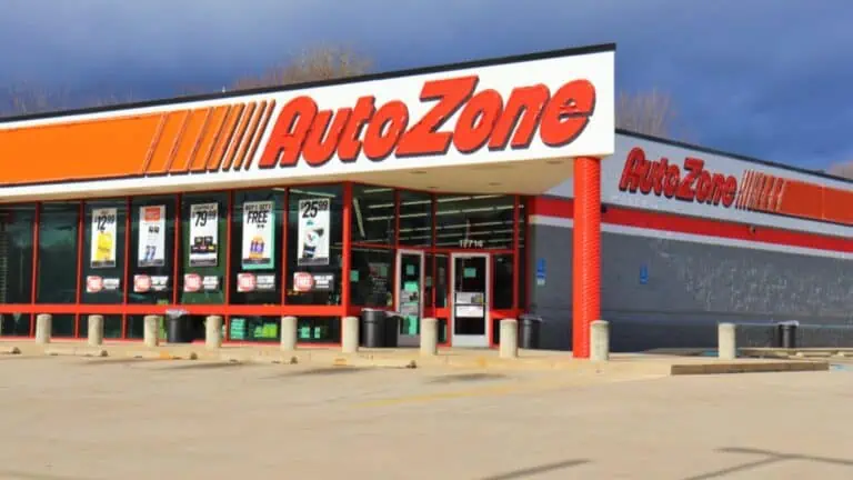 header graphic for autozone hiring store
