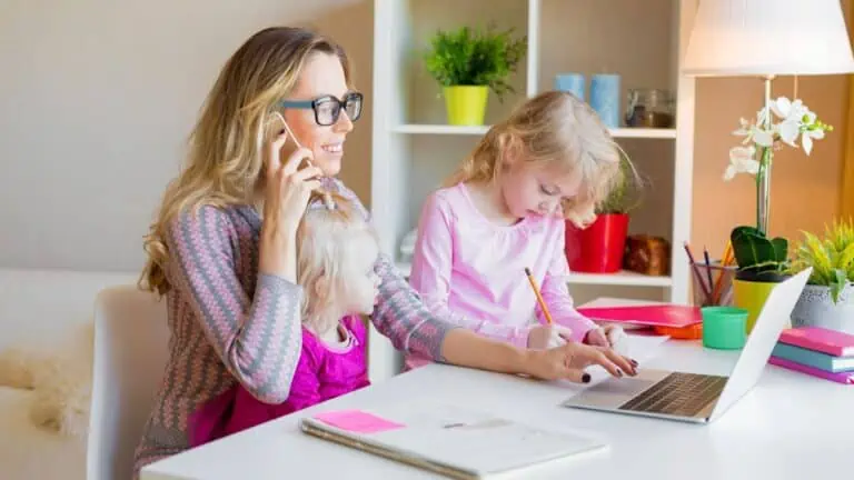 image of a stay-at-home mom sitting with her kids - for stay-at-home mom resume example post on myjobsearch.com